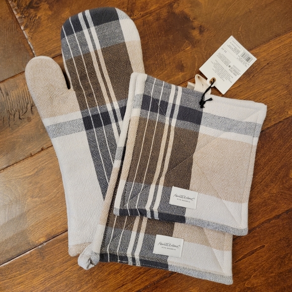 Last day! Hearth and Hand Pot Holder Set Fall Plaid Cream Woven Almond Target 23 - Picture 4 of 10